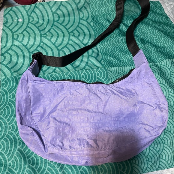 BAGGU MEDIUM CRESCENT BLUEBELL - Picture 1 of 3